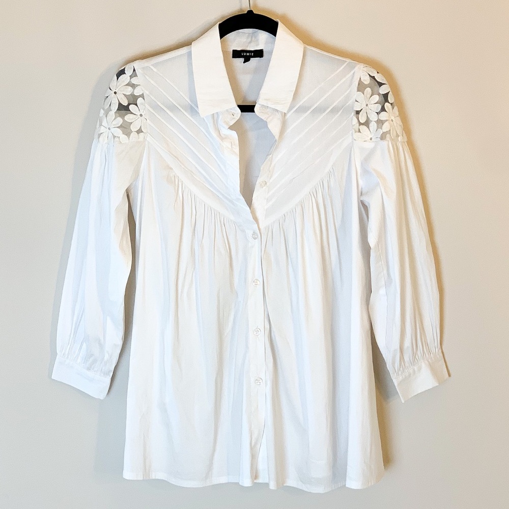 Lumie blouse with panels and lace detail